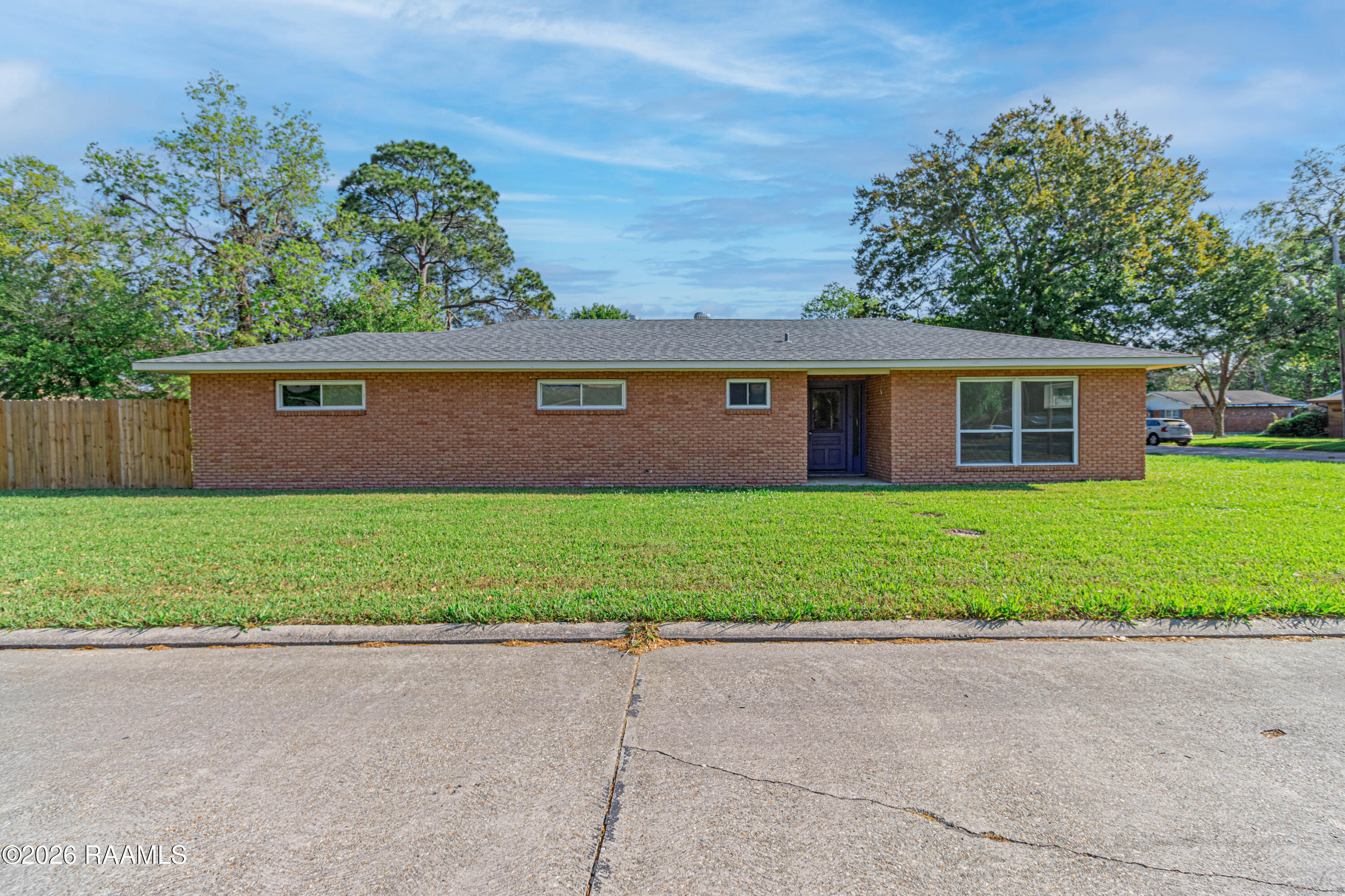 801 Vicnaire, New Iberia LA